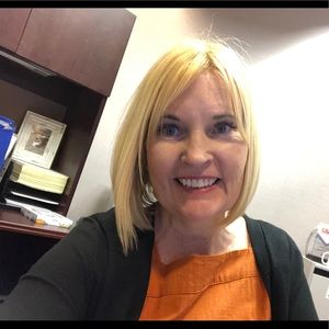 Meet your Posher, Laurie